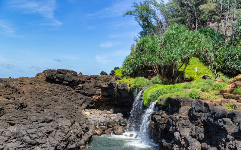 Waterfall Queens bath kauai hawaii